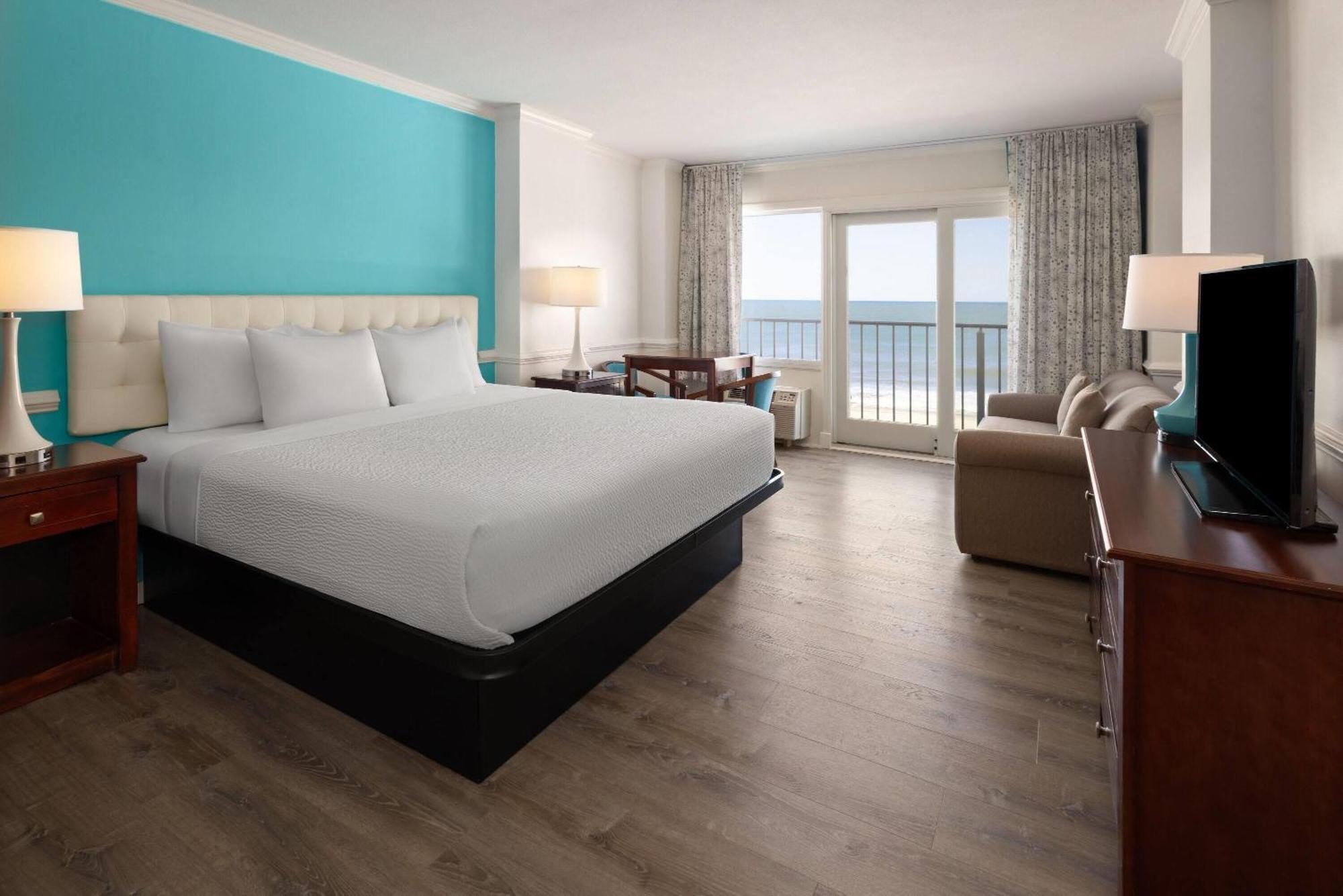 Howard Johnson Plaza By Wyndham Ocean City Oceanfront Exterior photo
