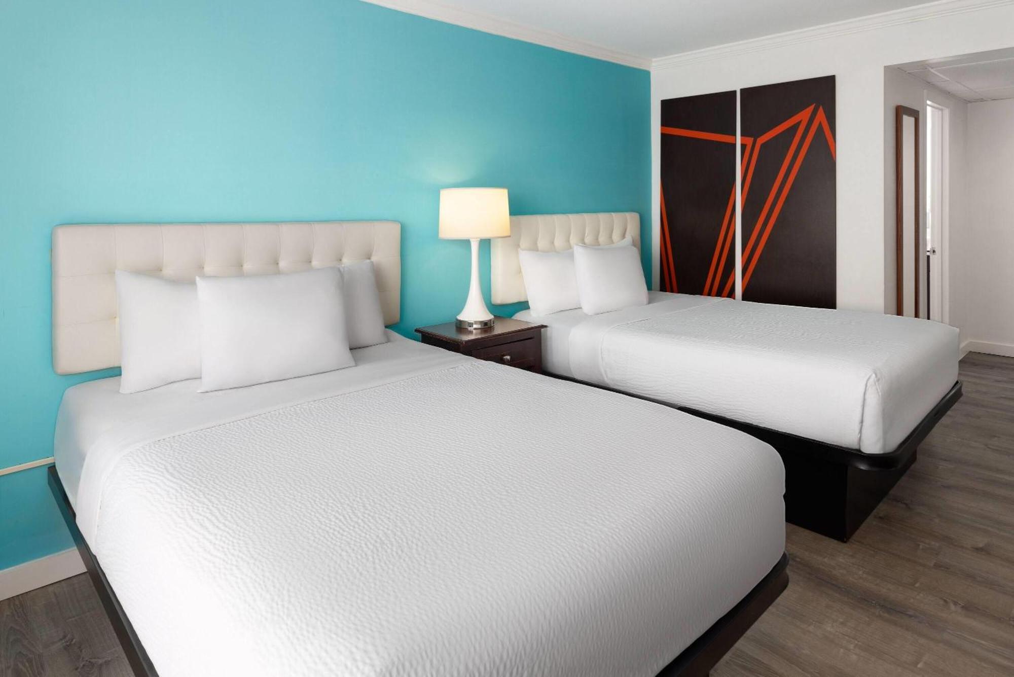 Howard Johnson Plaza By Wyndham Ocean City Oceanfront Exterior photo