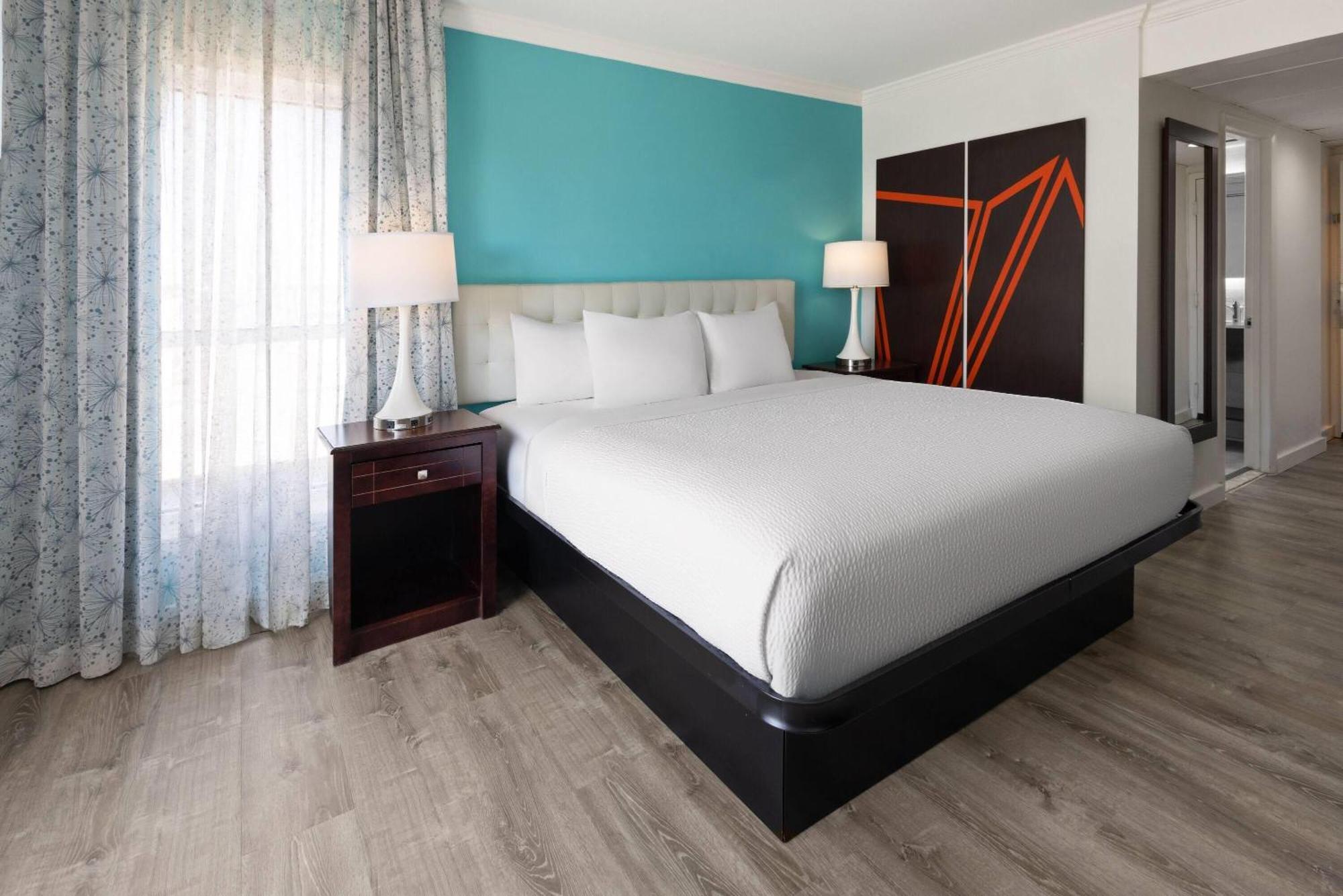 Howard Johnson Plaza By Wyndham Ocean City Oceanfront Exterior photo