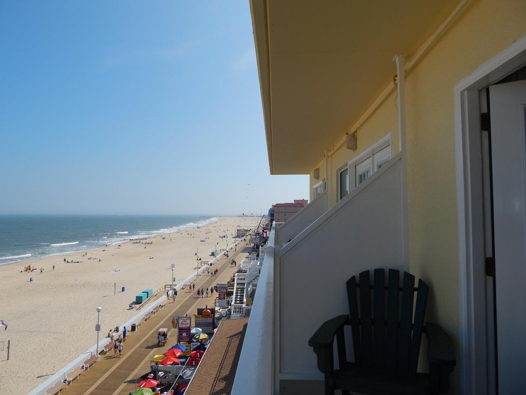 Howard Johnson Plaza By Wyndham Ocean City Oceanfront Exterior photo